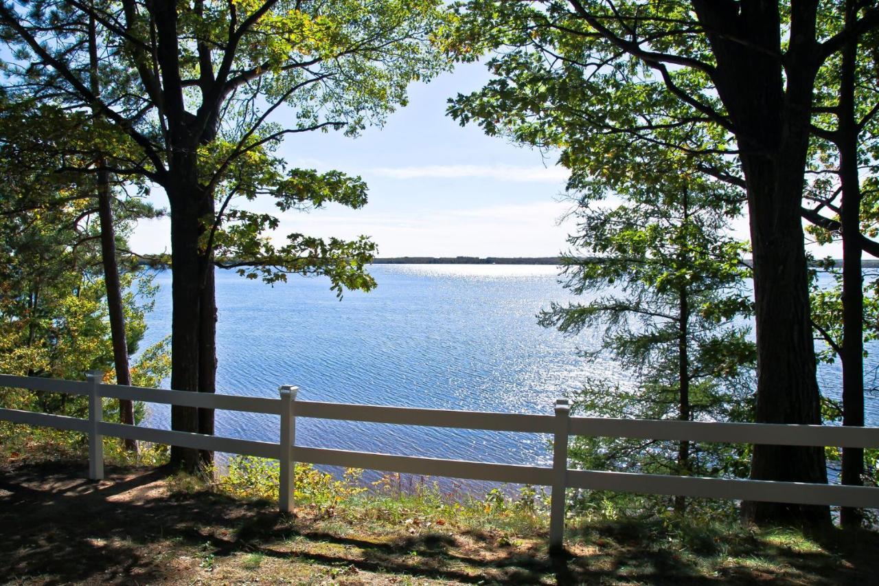 Cabin #8 - Mackinac Point Cabin Villa Carp Lake Buitenkant foto